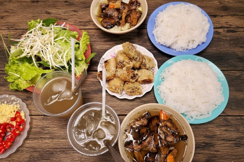 B&uacute;n chả 74 H&agrave;ng Quạt